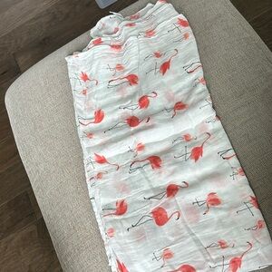 Light weight soft and cozy baby blanket from Amazon